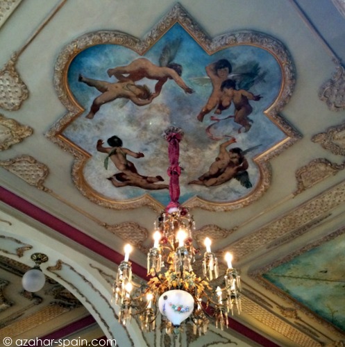 cafe royalty chandelier